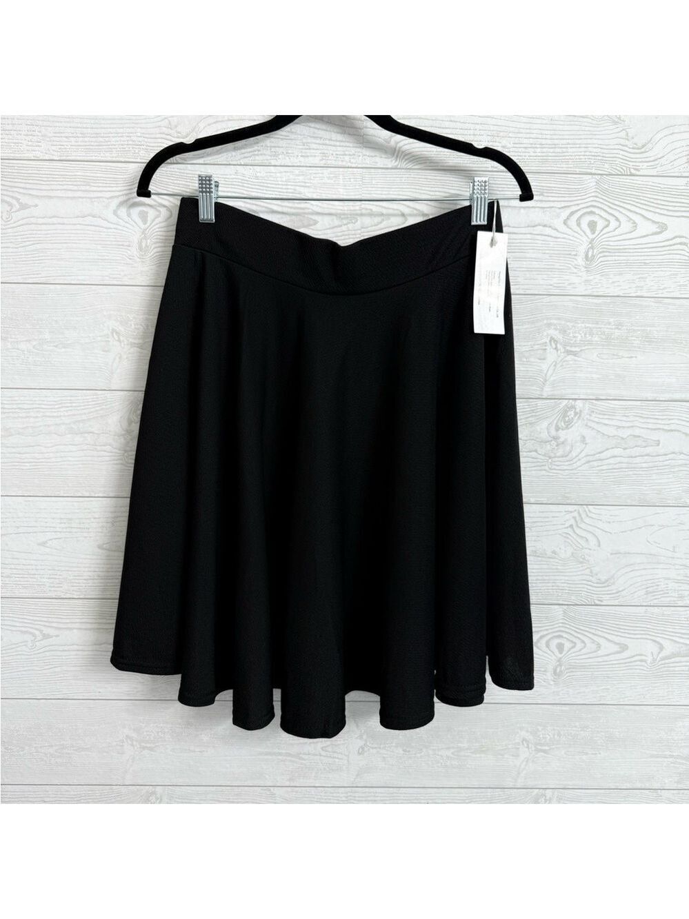 Urban CoCo Women’s Black Polyester Flowy Pull On Skirt. Size L
